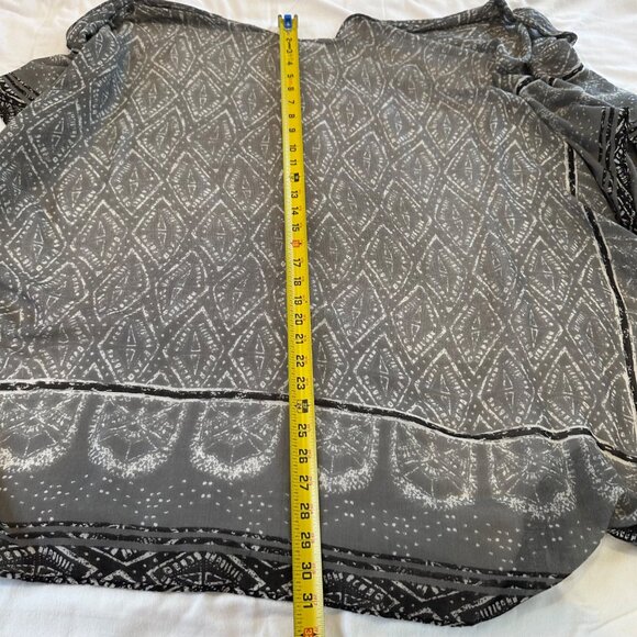 Gray Boho Geometric Kimono Lightweight Sheer Tassel Trim Shawl Wrap - Picture 13 of 15